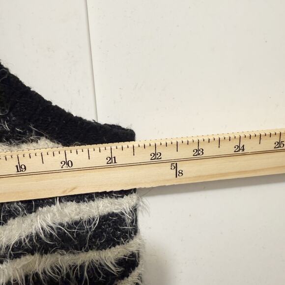 Chico's 2 Button Alaina Fuzzy Wool Mohair Blend Stripe Sweater Vest Size 2 - Picture 11 of 12